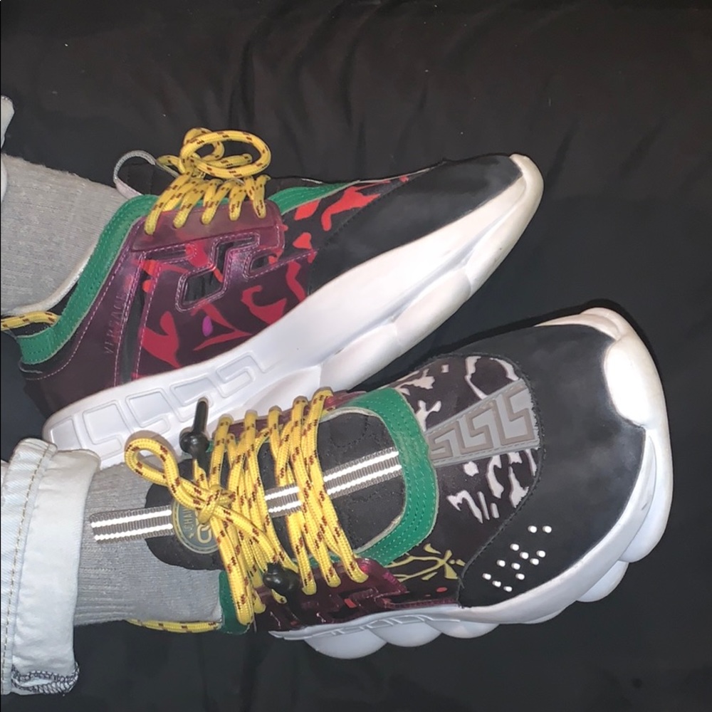 Versace chainraction